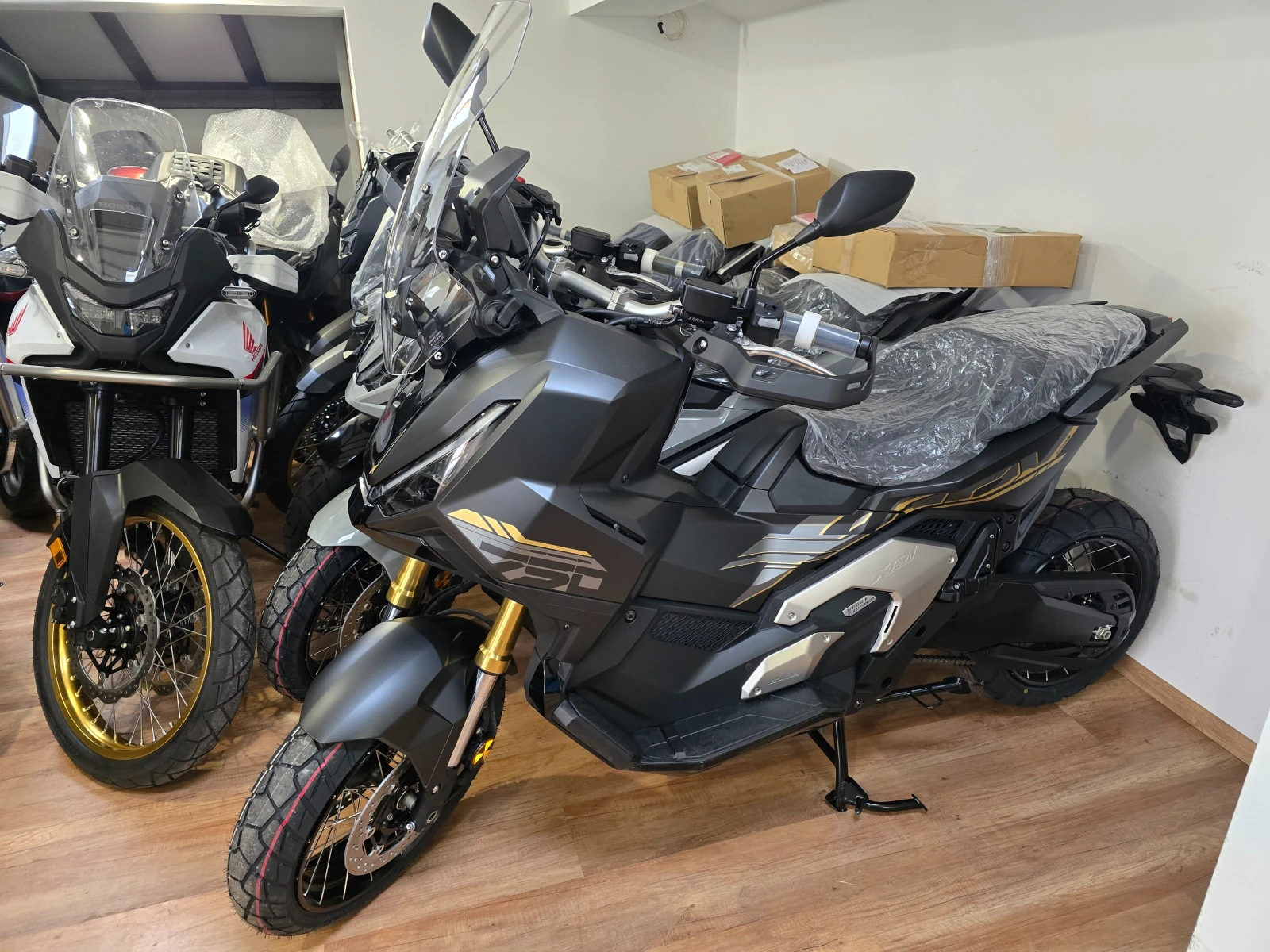 Honda X-ADV 750 2027 10th Anniversary ������� � ����� | Mobile.bg � ����������� 11