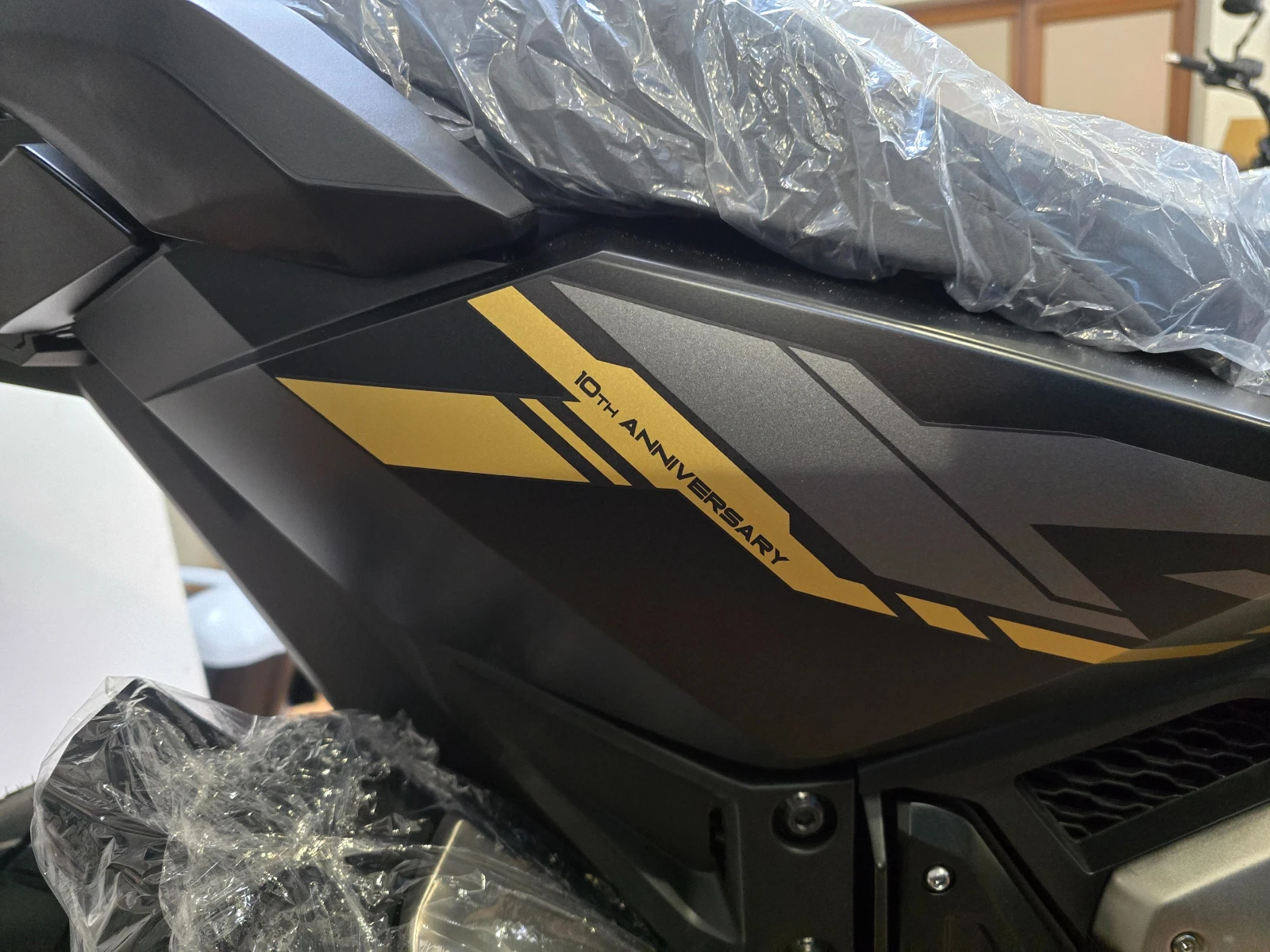 Honda X-ADV 750 2027 10th Anniversary ������� � ����� | Mobile.bg � ����������� 4