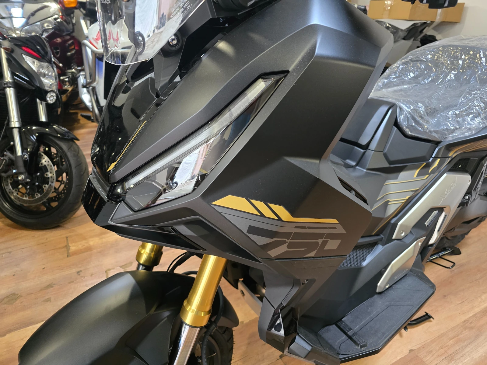 Honda X-ADV 750 2027 10th Anniversary ������� � ����� | Mobile.bg � ����������� 7
