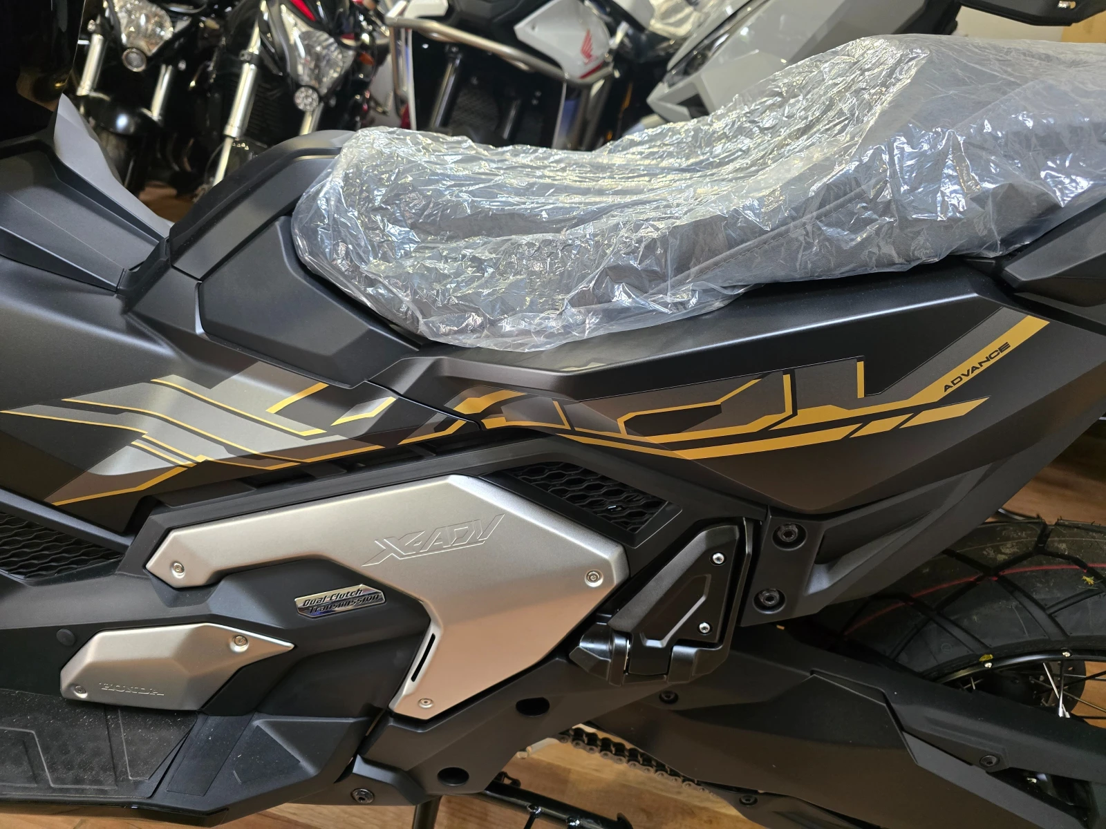Honda X-ADV 750 2027 10th Anniversary ������� � ����� | Mobile.bg � ����������� 6