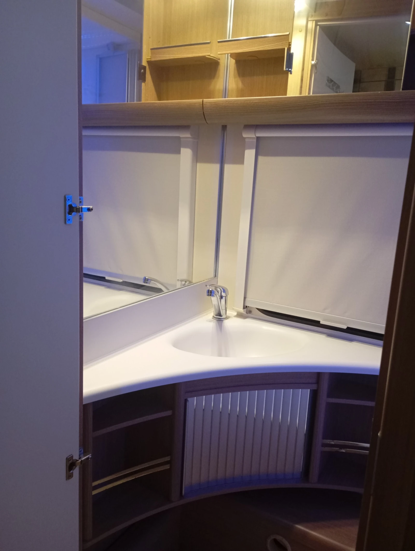 Каравана Fendt NEW MODEL* LUXURY  - изображение 3