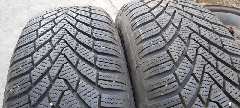 Гуми Зимни 205/65R15, снимка 3 - Гуми и джанти - 30582490