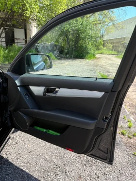 Mercedes-Benz C 220 om646 Автомат, снимка 11