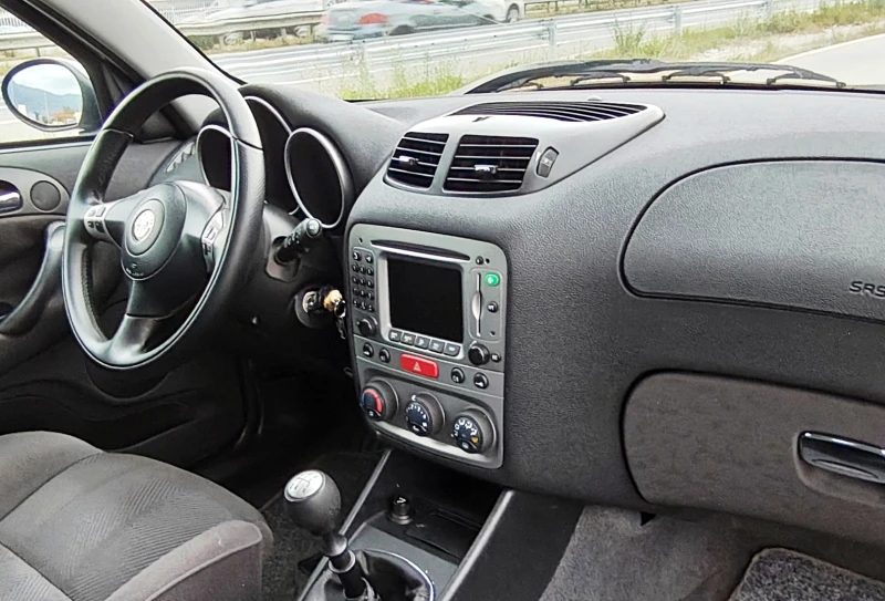 Alfa Romeo 147 1.9 JTD 108ps, снимка 7 - Автомобили и джипове - 50246595