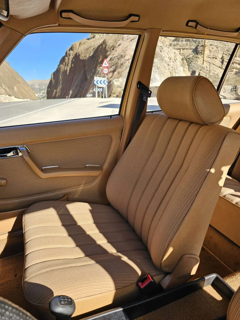 Mercedes-Benz 123 W123 200 D, снимка 8 - Автомобили и джипове - 52420294