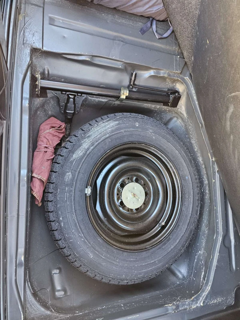 Mercedes-Benz 123 W123 200 D, снимка 9 - Автомобили и джипове - 52420294