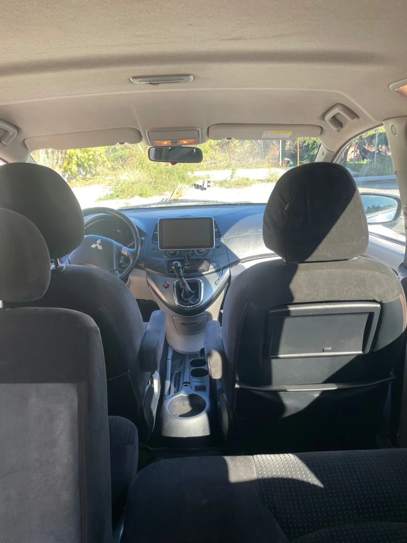 Mitsubishi Grandis, снимка 6 - Автомобили и джипове - 52264402