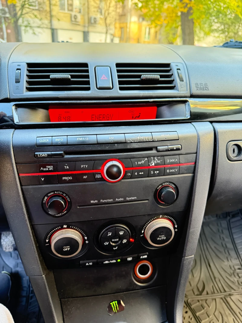 Mazda 3, снимка 8 - Автомобили и джипове - 52301547