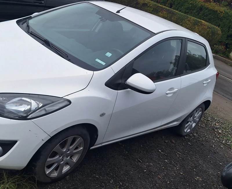 Mazda 2, снимка 7 - Автомобили и джипове - 52528520