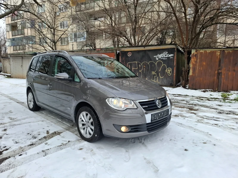 VW Touran 1.9 TDi Facelift , снимка 8 - Автомобили и джипове - 53097382