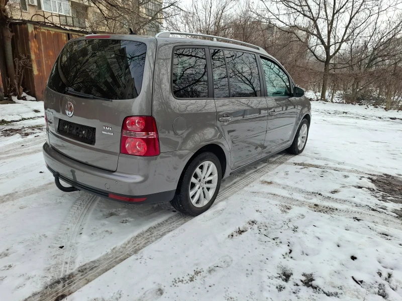 VW Touran 1.9 TDi Facelift , снимка 5 - Автомобили и джипове - 53097382