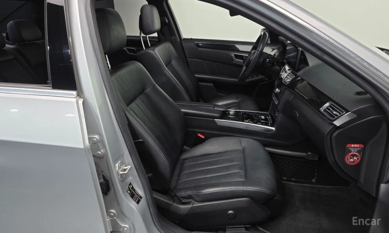 Mercedes-Benz E 220, снимка 11 - Автомобили и джипове - 53165748