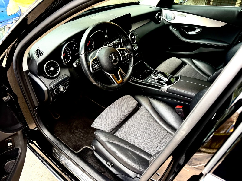 Mercedes-Benz C 300, снимка 10 - Автомобили и джипове - 53398462