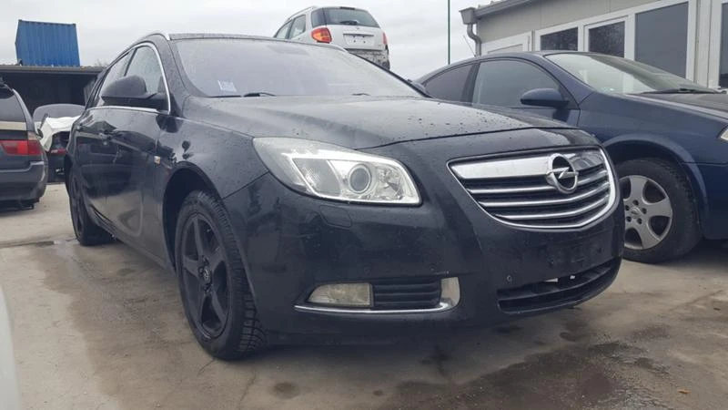 Opel Insignia 2.0CDTI Автомат, снимка 1 - Автомобили и джипове - 34845466