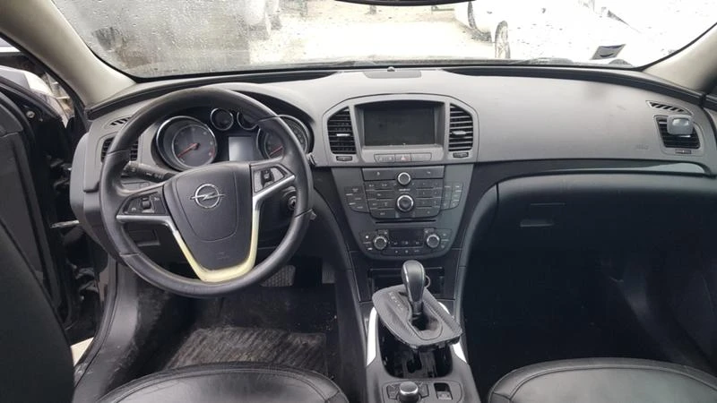 Opel Insignia 2.0CDTI Автомат, снимка 4 - Автомобили и джипове - 34845466