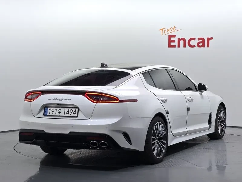 Kia Stinger 2.2 Diesel 2Wd Platinum, снимка 2 - Автомобили и джипове - 56356915