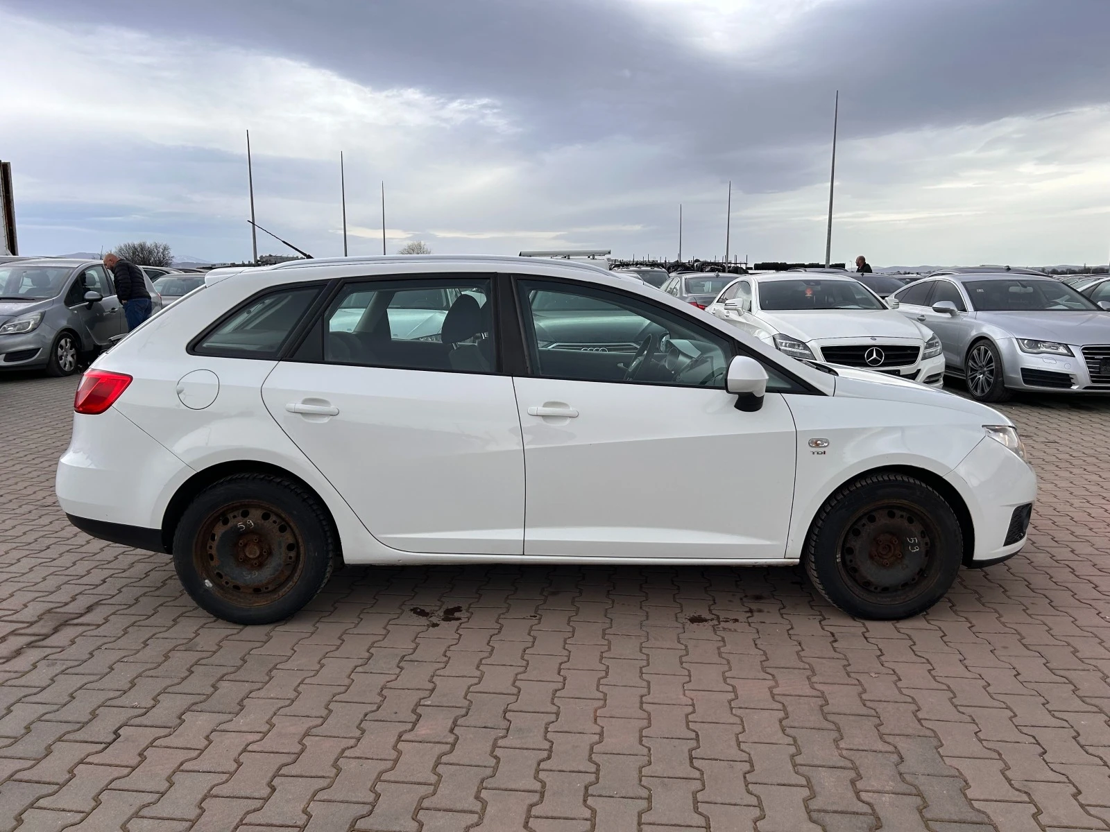 Seat Ibiza 1.6TDI EURO 5 ЛИЗИНГ - изображение 5