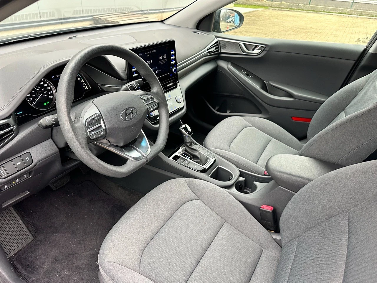 Hyundai Ioniq 1.6 Plug in Hybrid | Mobile.bg   11