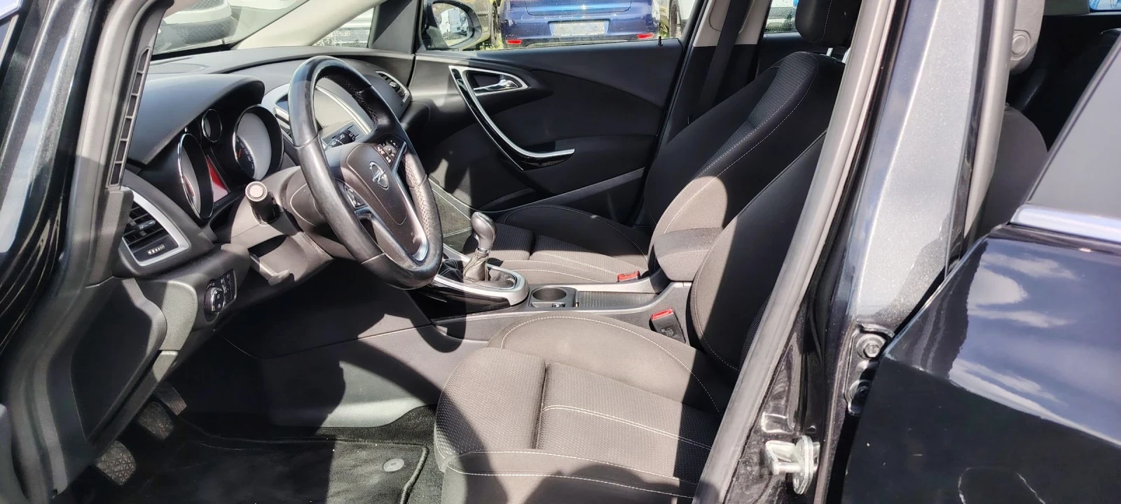 Opel Astra 1.6i-180к.с NAVI - изображение 9