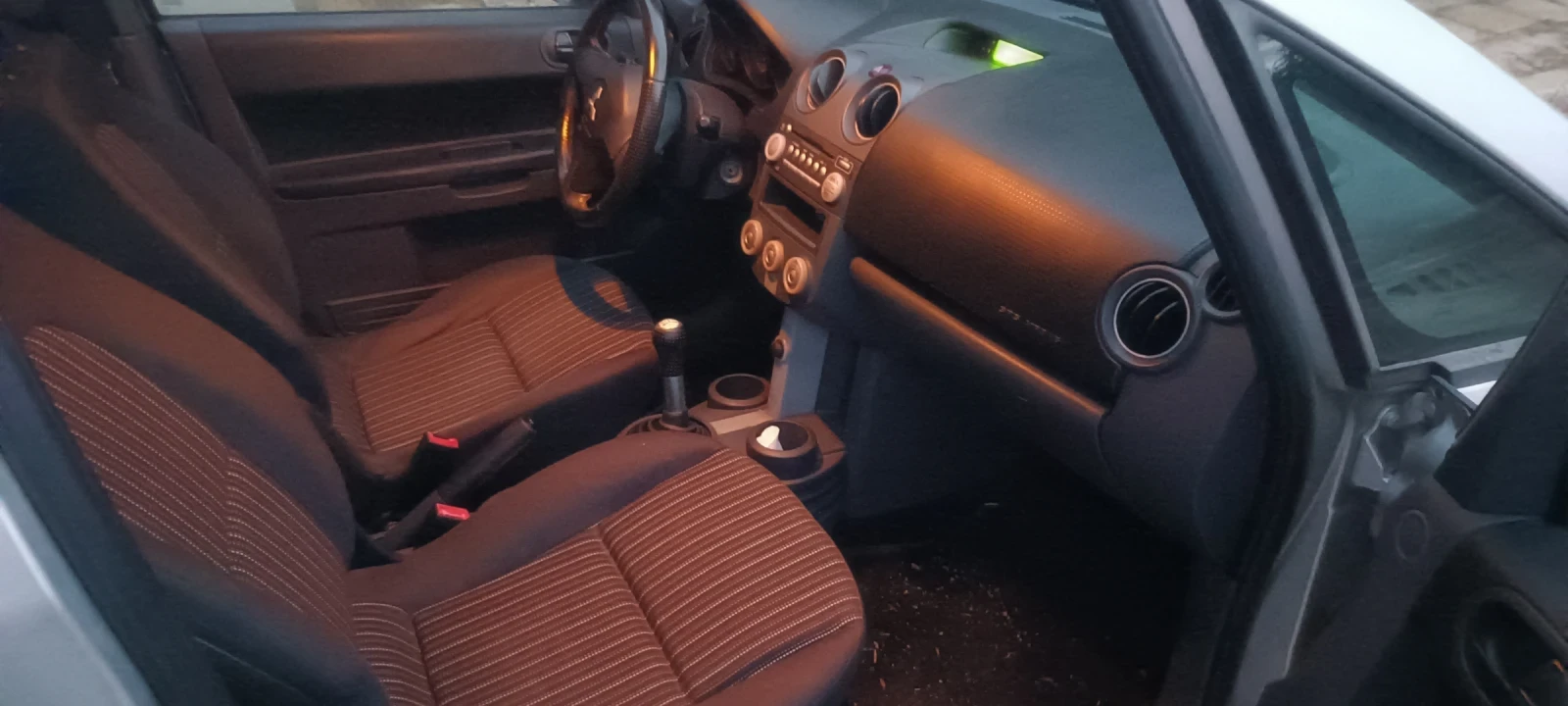 Mitsubishi Colt 1, 3 - изображение 8