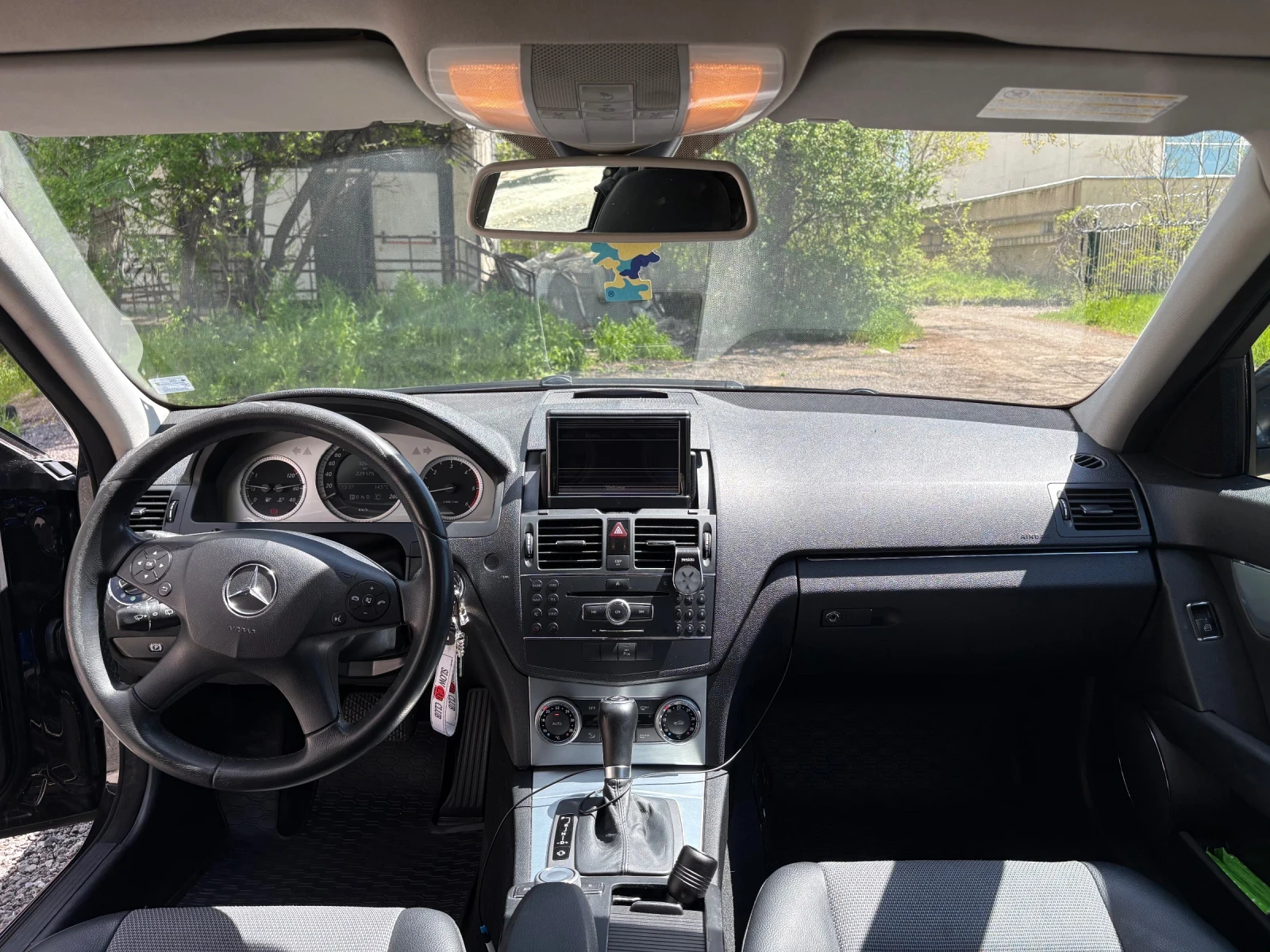 Mercedes-Benz C 220 om646 Автомат, снимка 13 - Автомобили и джипове - 54385256