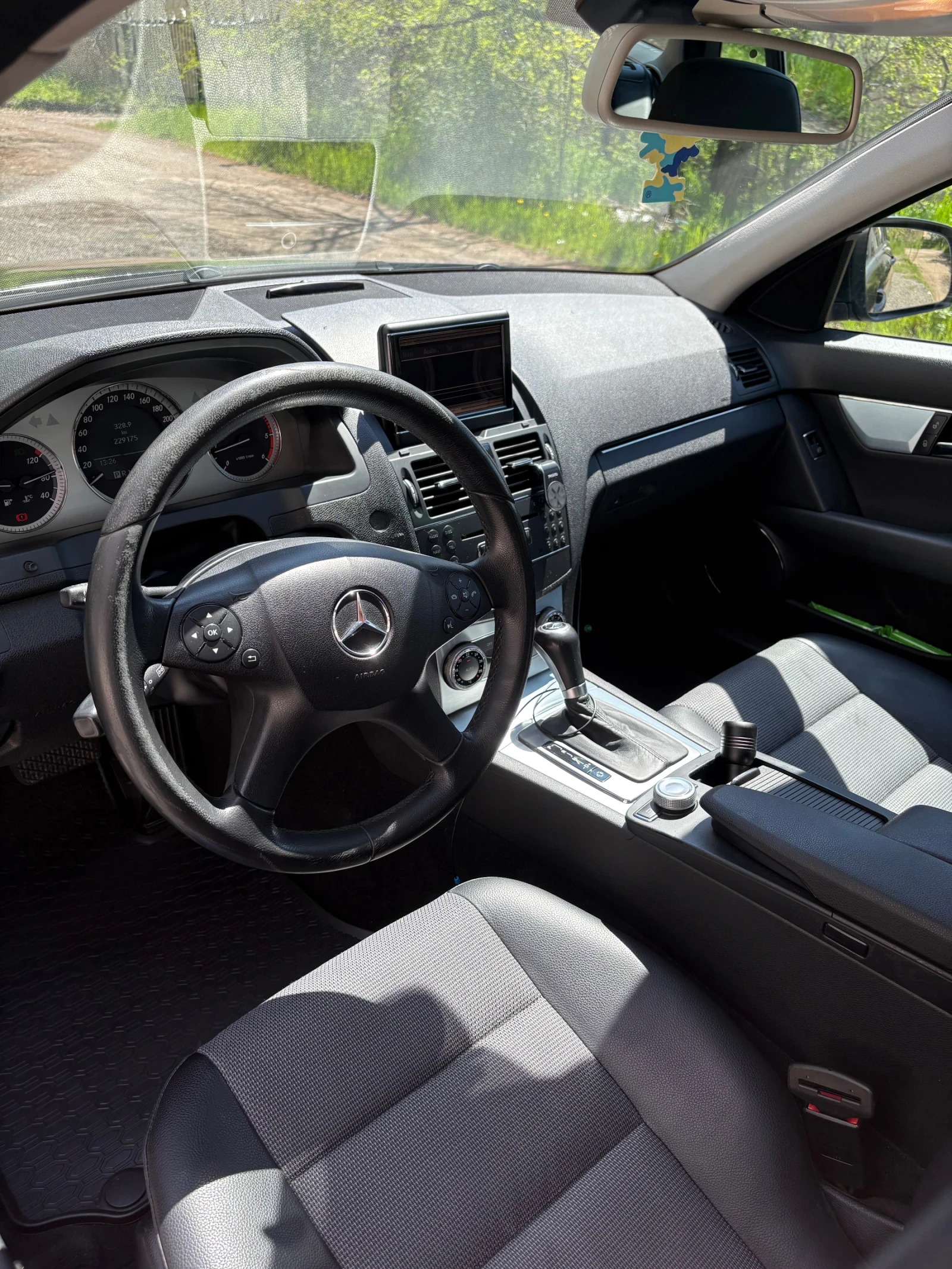 Mercedes-Benz C 220 om646 Автомат, снимка 10 - Автомобили и джипове - 54385256