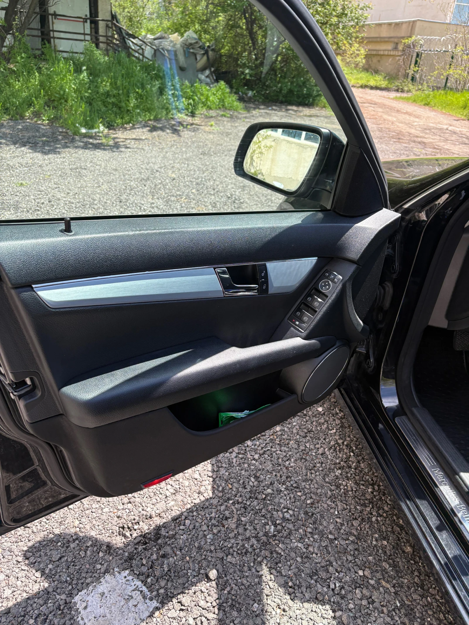 Mercedes-Benz C 220 om646 Автомат, снимка 9 - Автомобили и джипове - 54385256