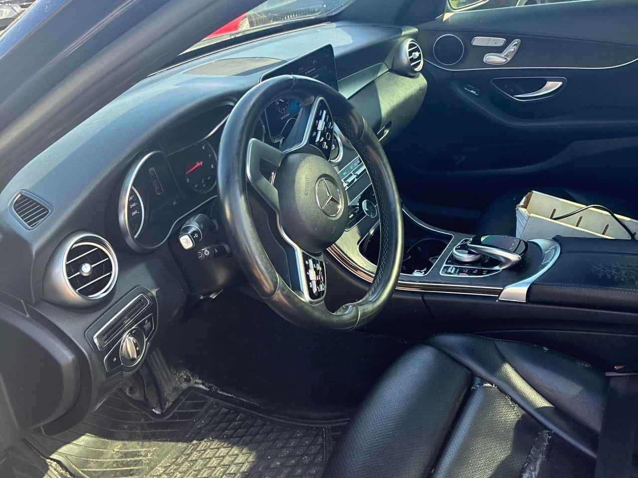 Mercedes-Benz C 300 | AMG-LINE| DISTRONIC| 360| PANO| CARFAX, снимка 12 - Автомобили и джипове - 54479780