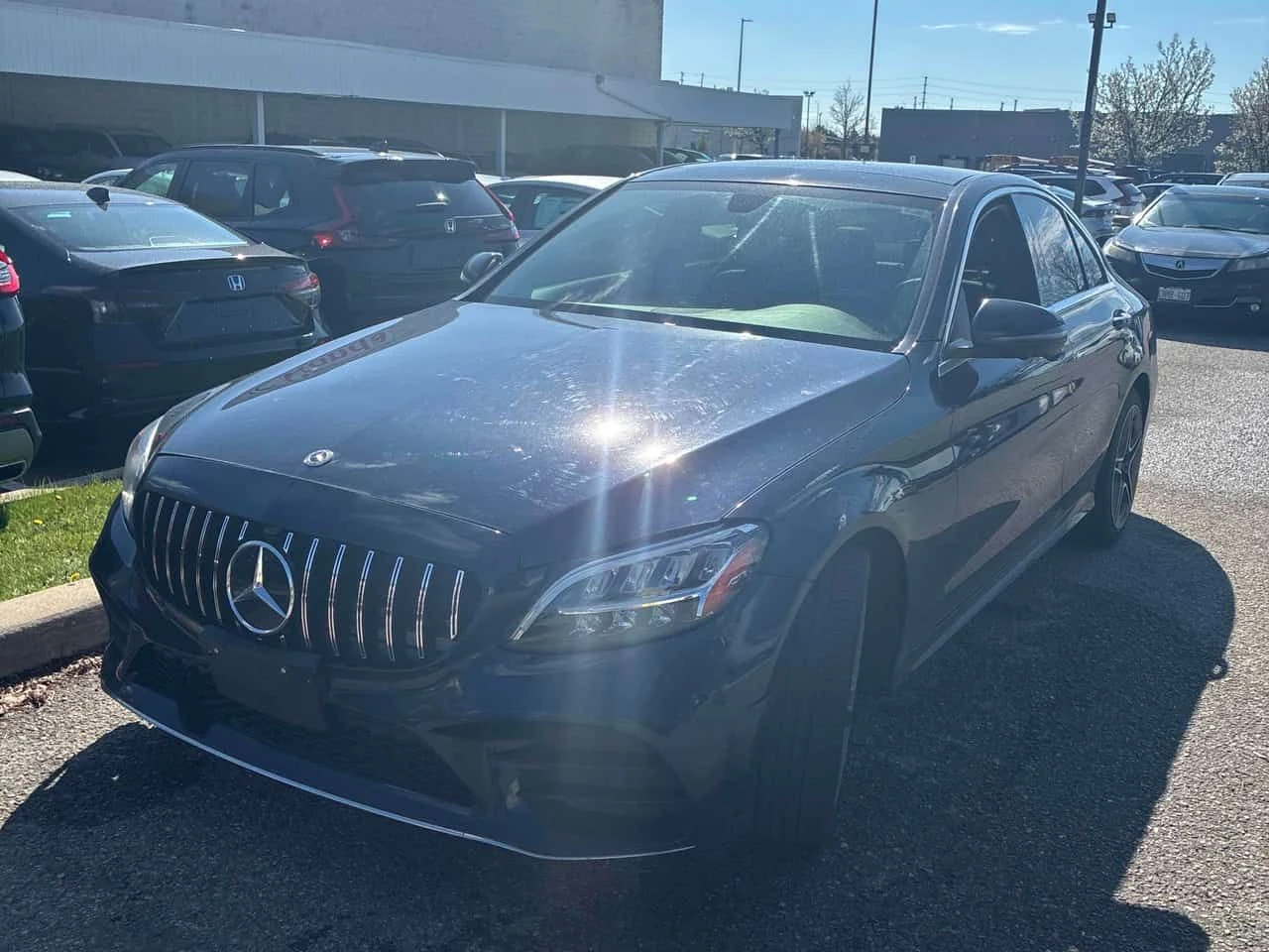 Mercedes-Benz C 300 | AMG-LINE| DISTRONIC| 360| PANO| CARFAX