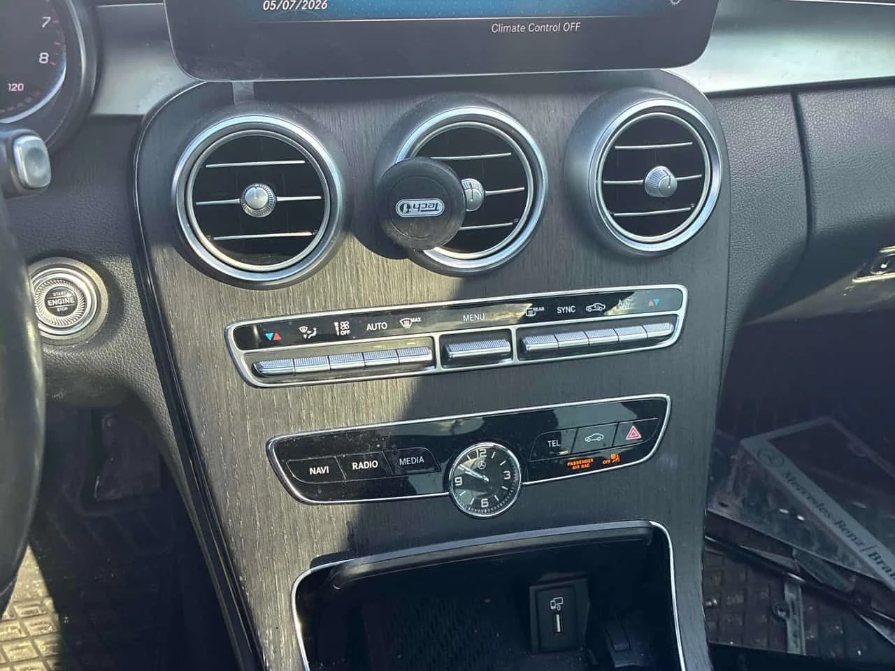 Mercedes-Benz C 300 | AMG-LINE| DISTRONIC| 360| PANO| CARFAX, снимка 14 - Автомобили и джипове - 54479780