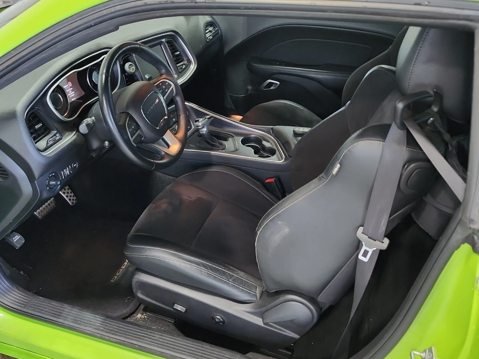 Dodge Challenger 6.4L 8cyl Rear Wheel Drive | Mobile.bg � ����������� 5
