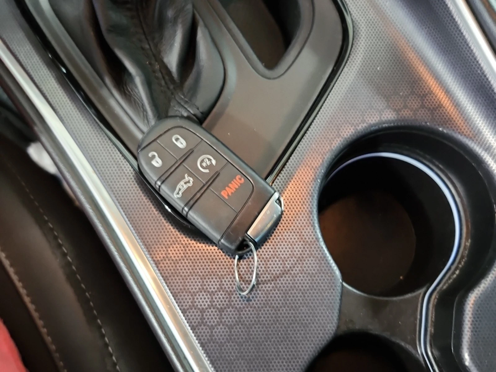 Dodge Challenger 6.4L 8cyl Rear Wheel Drive | Mobile.bg � ����������� 8