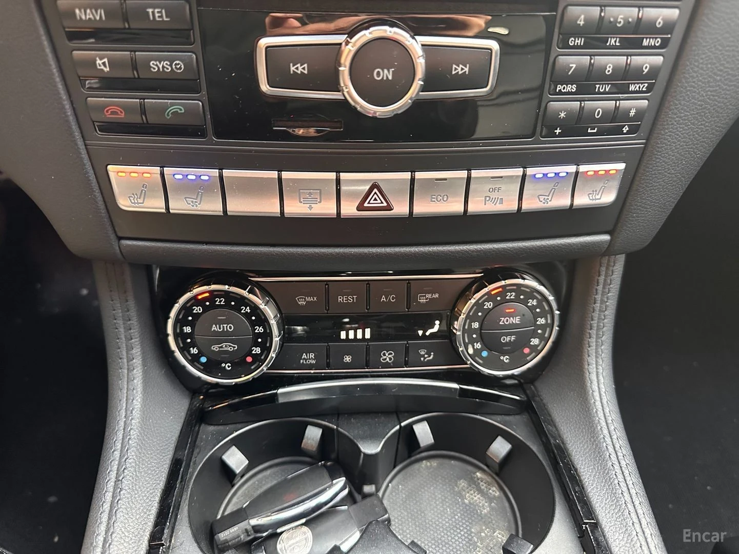 Mercedes-Benz CLS 63 AMG КОЖА* ПОДГРЕВ* ОБДУХВ* BURMASTER* ПАНОРАМА, снимка 13 - Автомобили и джипове - 55564840
