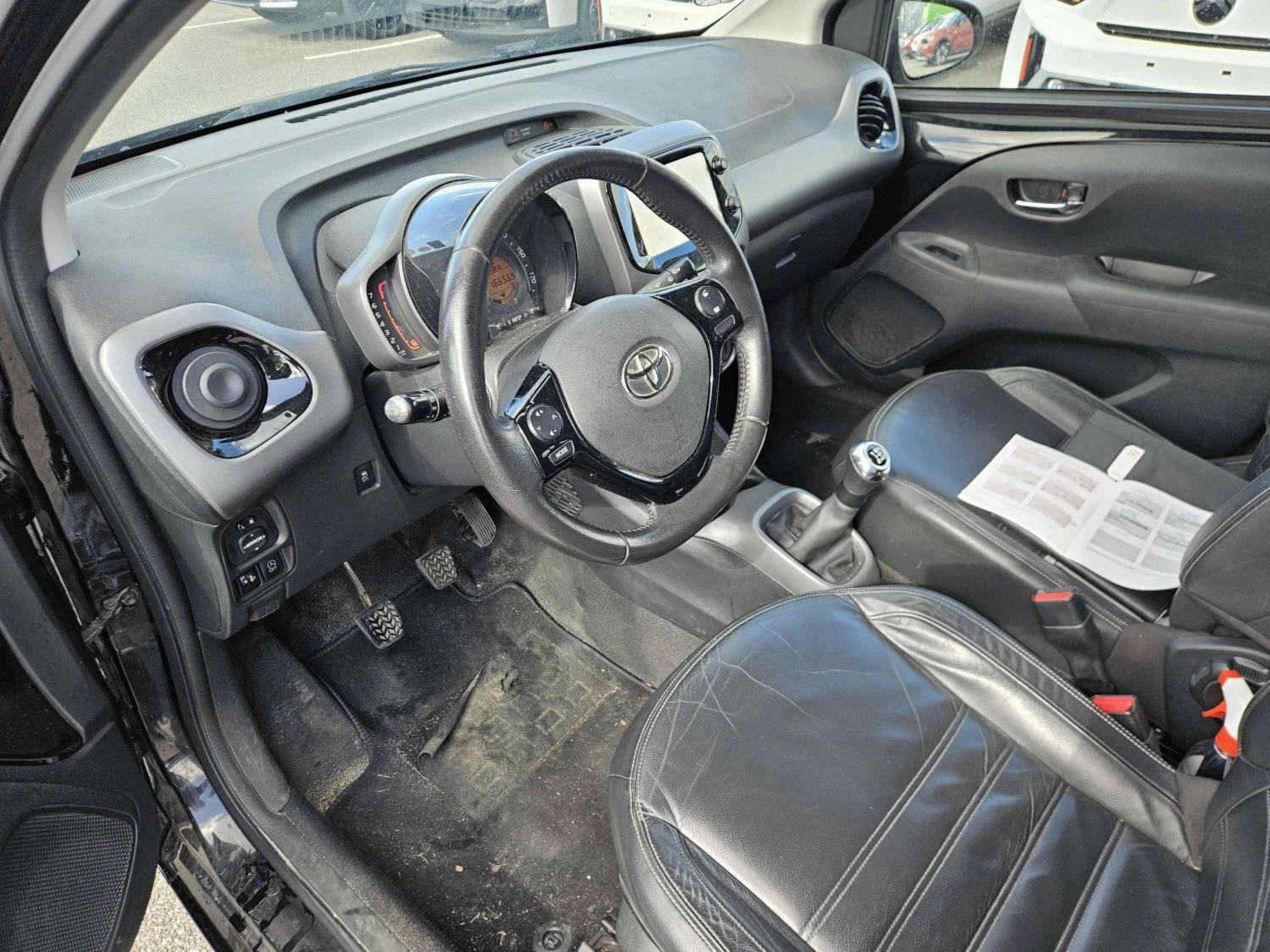 Toyota Aygo 1.0 Бензин, снимка 4 - Автомобили и джипове - 55626501