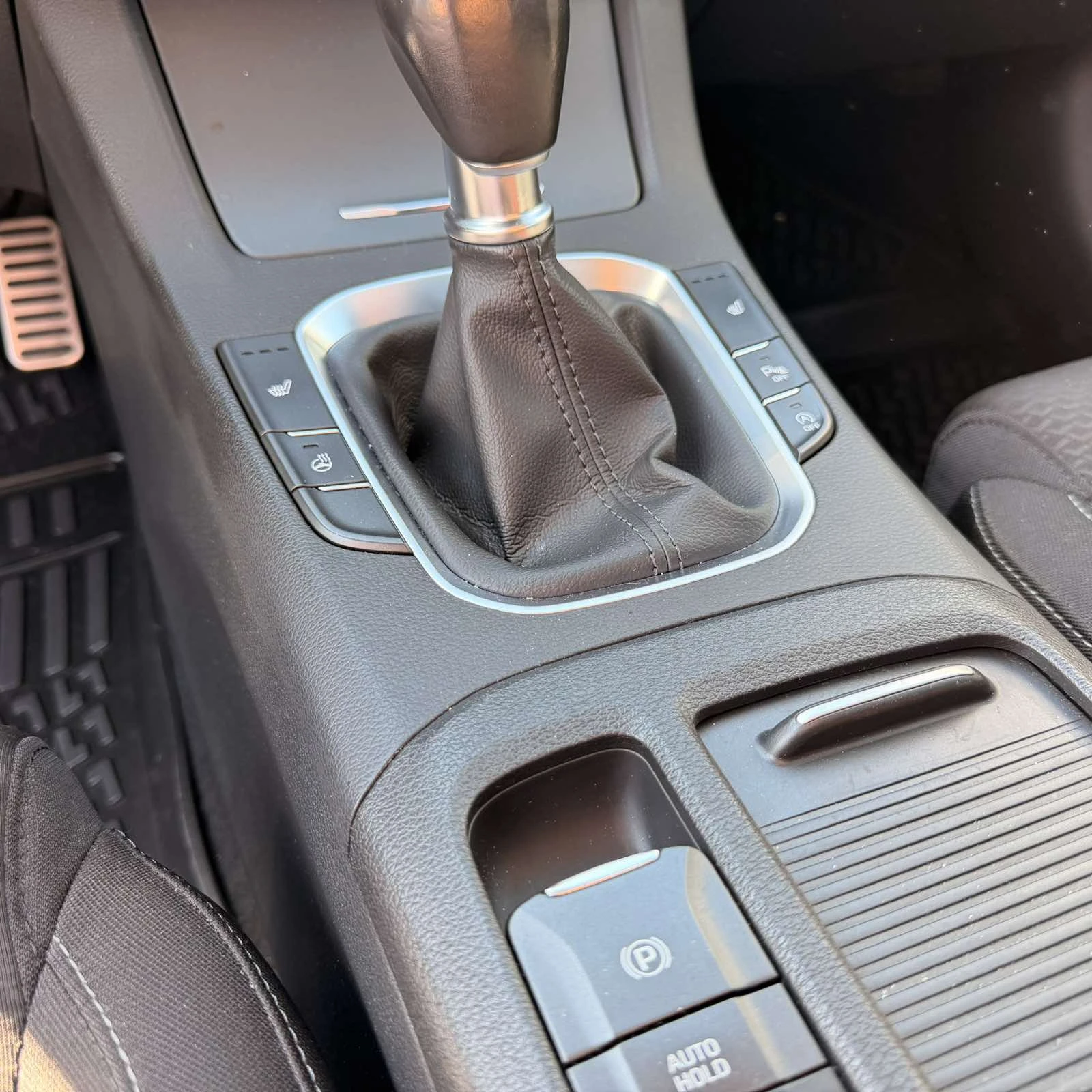 Hyundai I30 1.6 CRDi, снимка 9 - Автомобили и джипове - 55646791