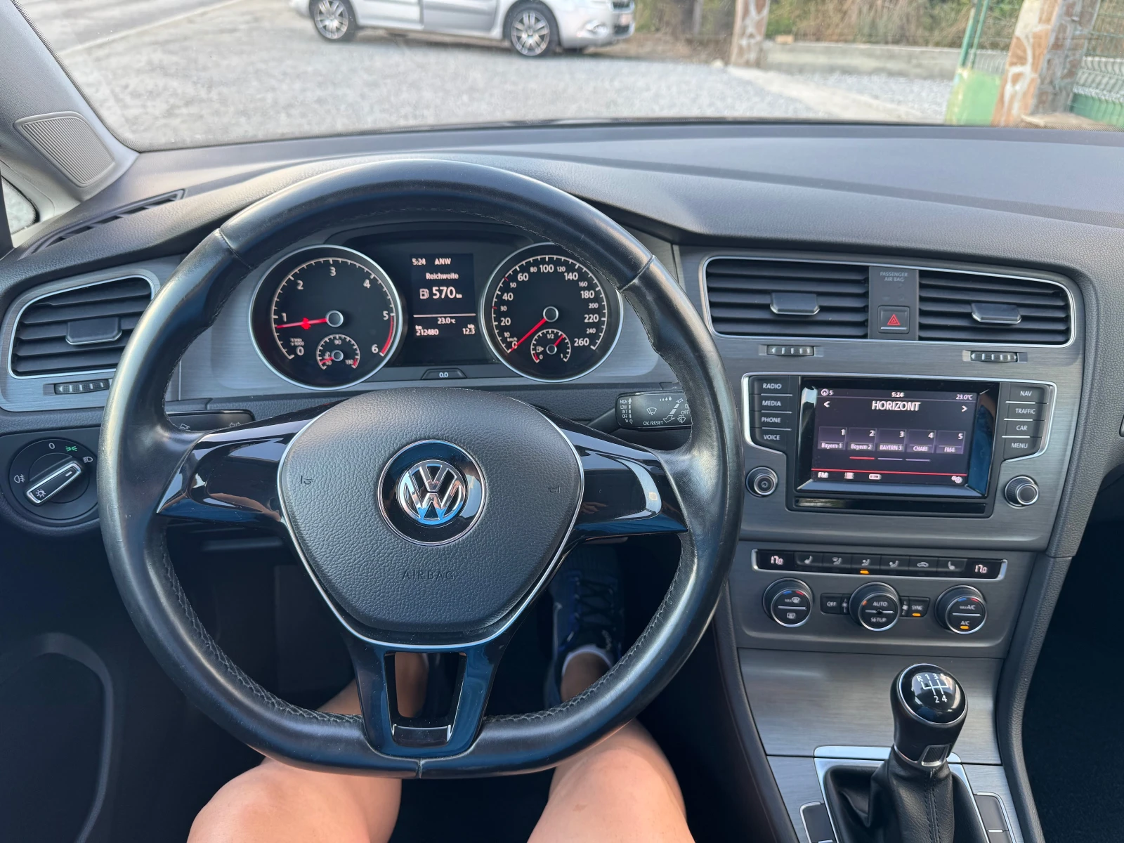 VW Golf 1.6TDI* Климатик* Уникат* Германия* Като Нов* , снимка 17 - Автомобили и джипове - 55846844