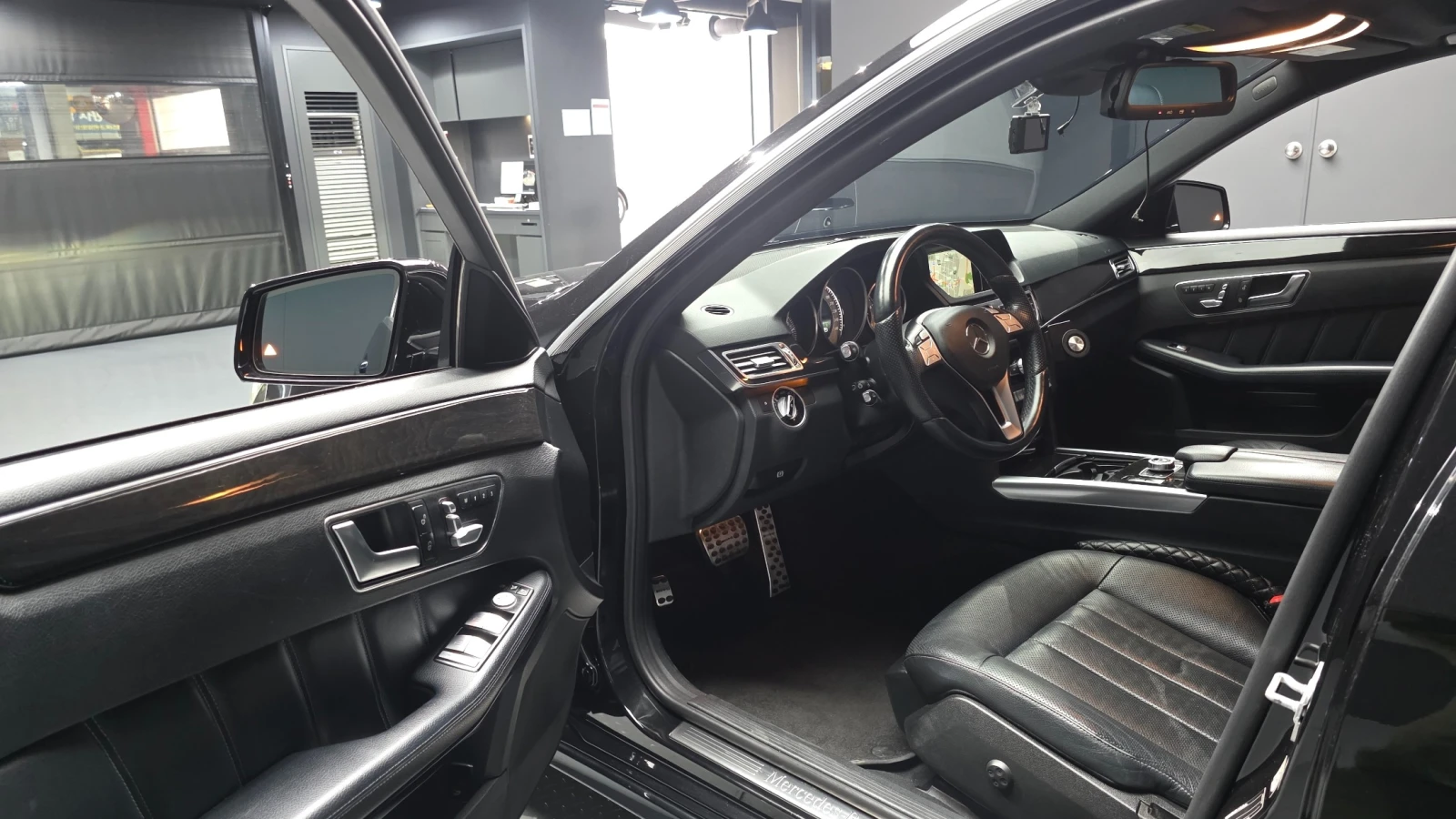 Mercedes-Benz E 350 4Matic * DIS * 360 * ����� * ���� | Mobile.bg � ����������� 8
