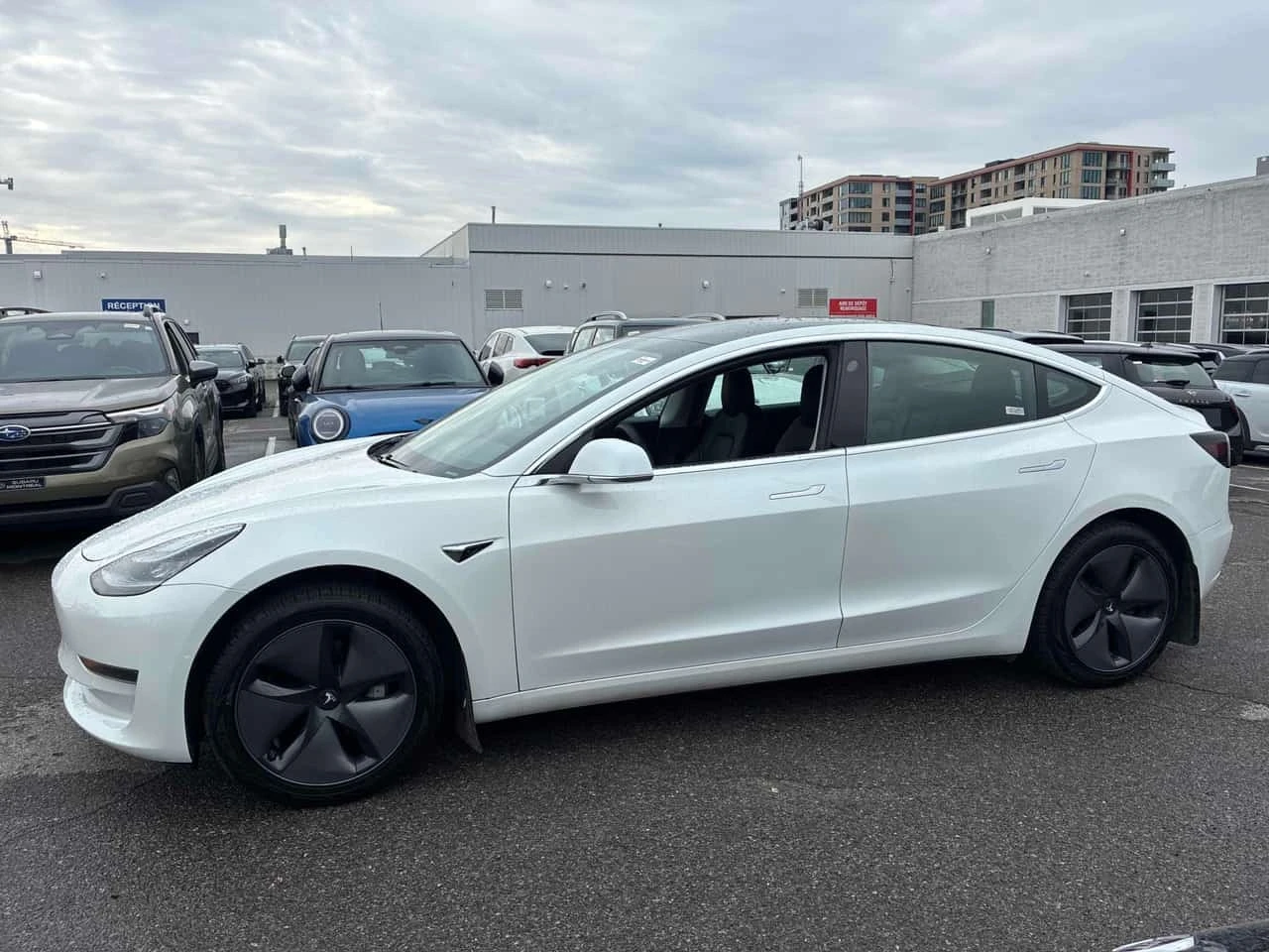 Tesla Model 3 * Standard Range Plus * АВТОКРЕДИТ* , снимка 2 - Автомобили и джипове - 56701019