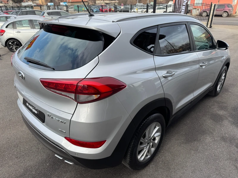 Hyundai Tucson 2.0crdi НОВ ВНОС , снимка 6 - Автомобили и джипове - 48824754