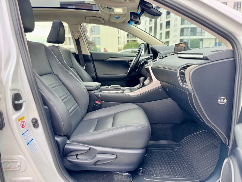Lexus NX 300h, снимка 13 - Автомобили и джипове - 51912702