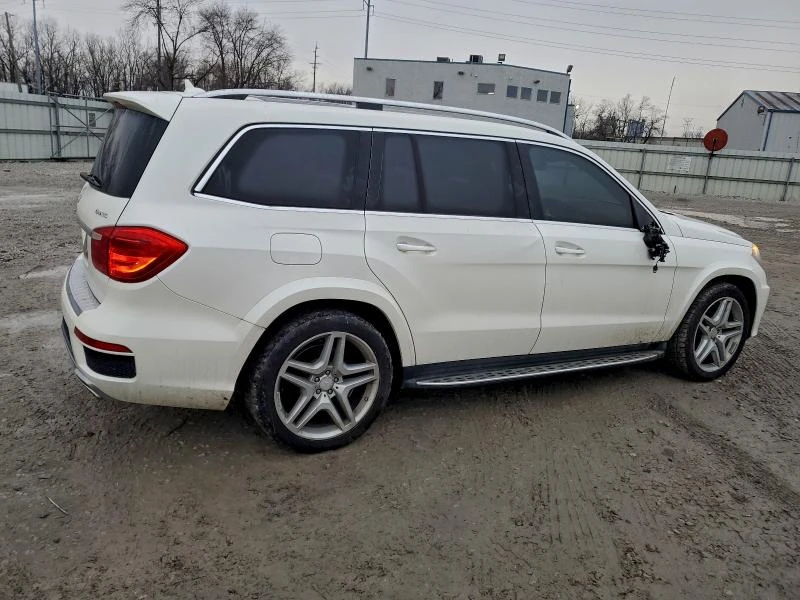 Mercedes-Benz GL 550 4MATIC* Premium Audio* Подгрев* Кожа* CARFAX - изображение 3