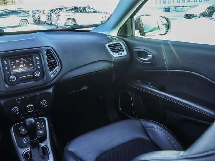 Jeep Compass 4X4 | HEATED SEATS | REMOTE START | REAR CAM | SAF, снимка 13 - Автомобили и джипове - 53590506