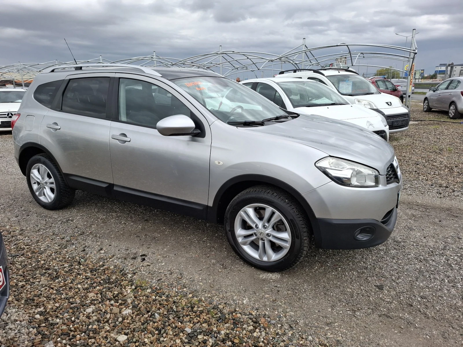 Nissan Qashqai 2.0 d-4х4 7mesta - изображение 5