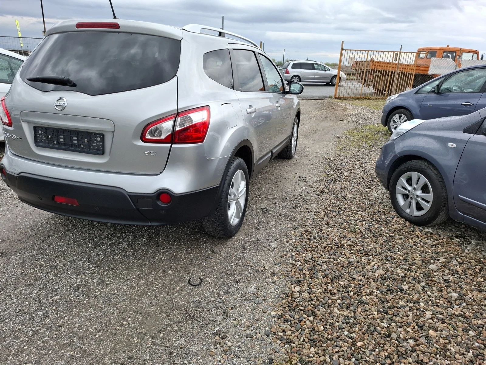 Nissan Qashqai 2.0 d-4х4 7mesta - изображение 3