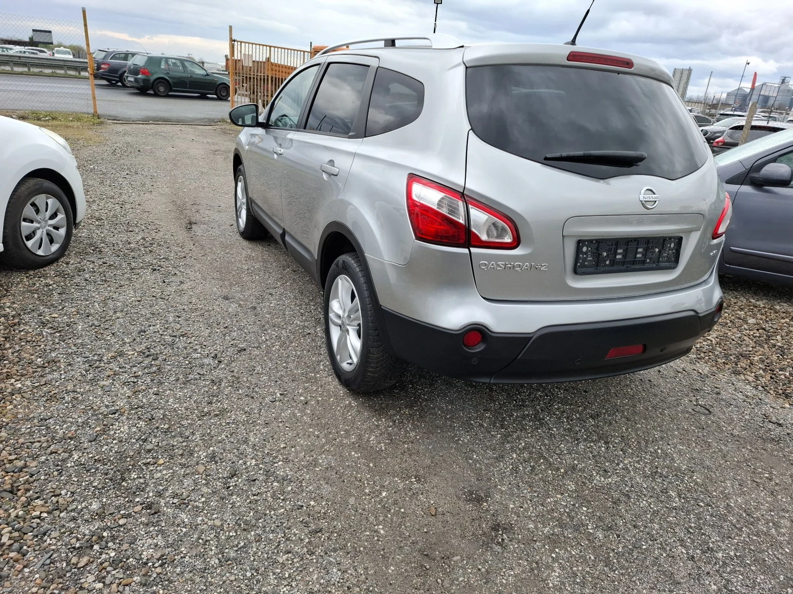 Nissan Qashqai 2.0 d-4х4 7mesta - изображение 4