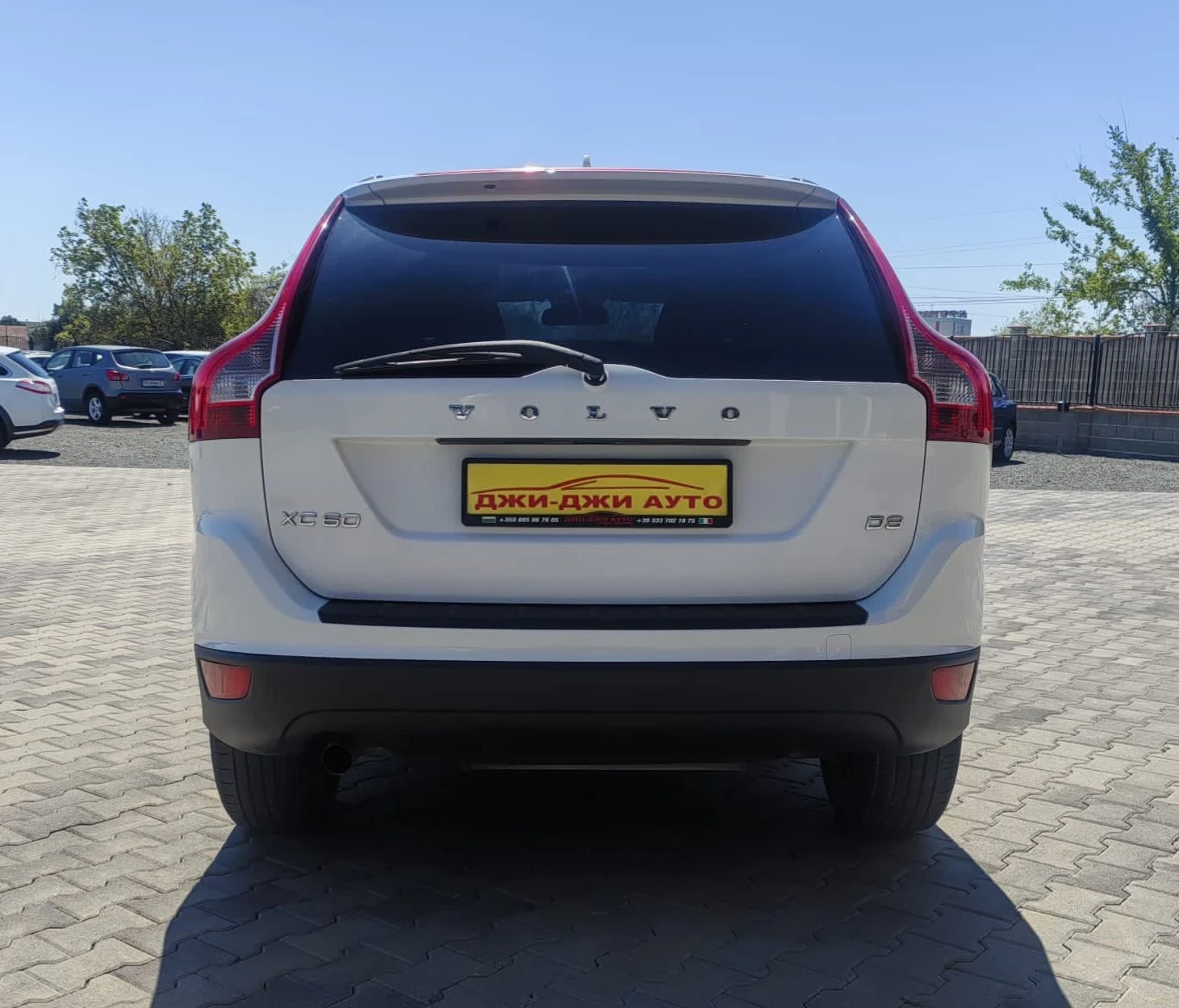 Volvo XC60 2.0D - изображение 5