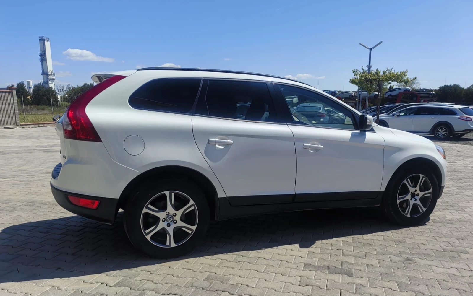 Volvo XC60 2.0D - изображение 6