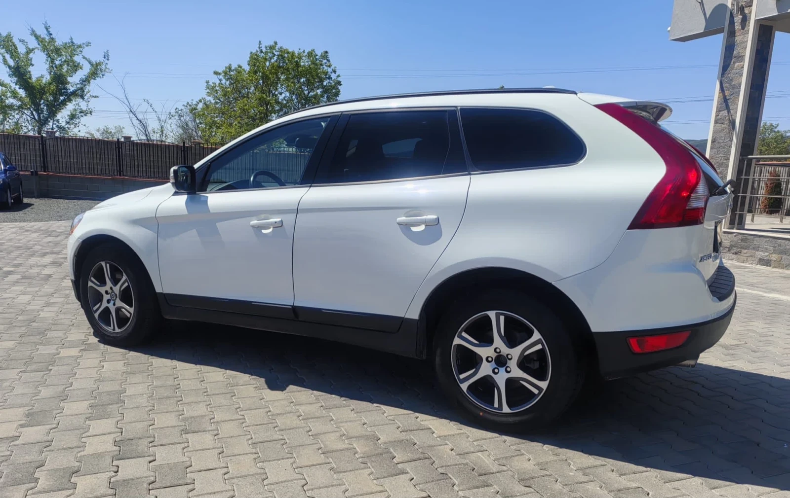 Volvo XC60 2.0D - изображение 4