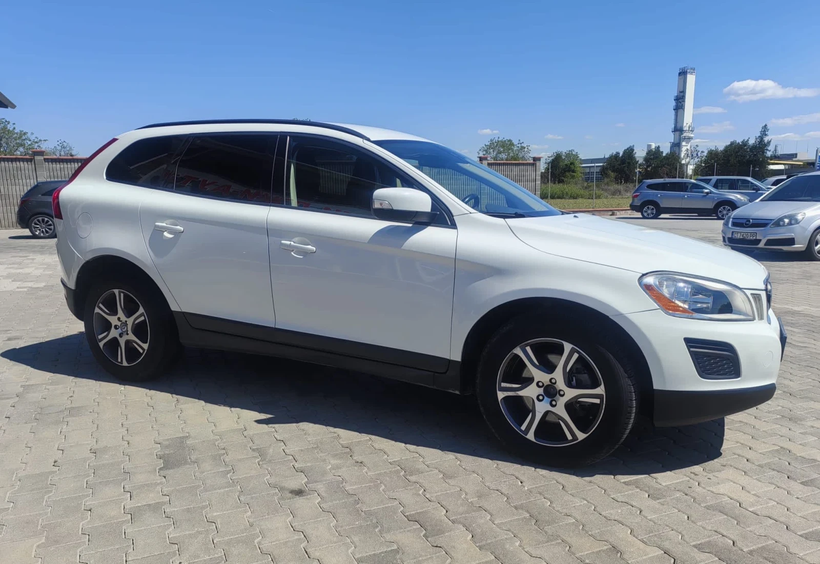 Volvo XC60 2.0D - изображение 3