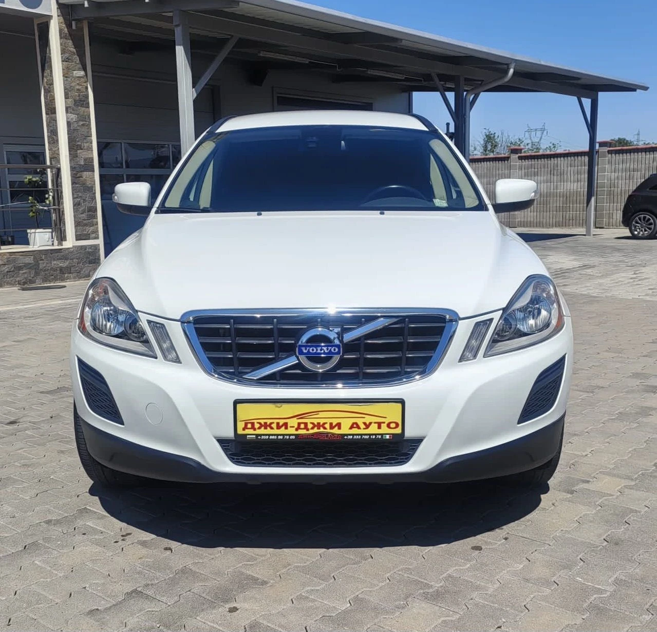 Volvo XC60 2.0D - изображение 2
